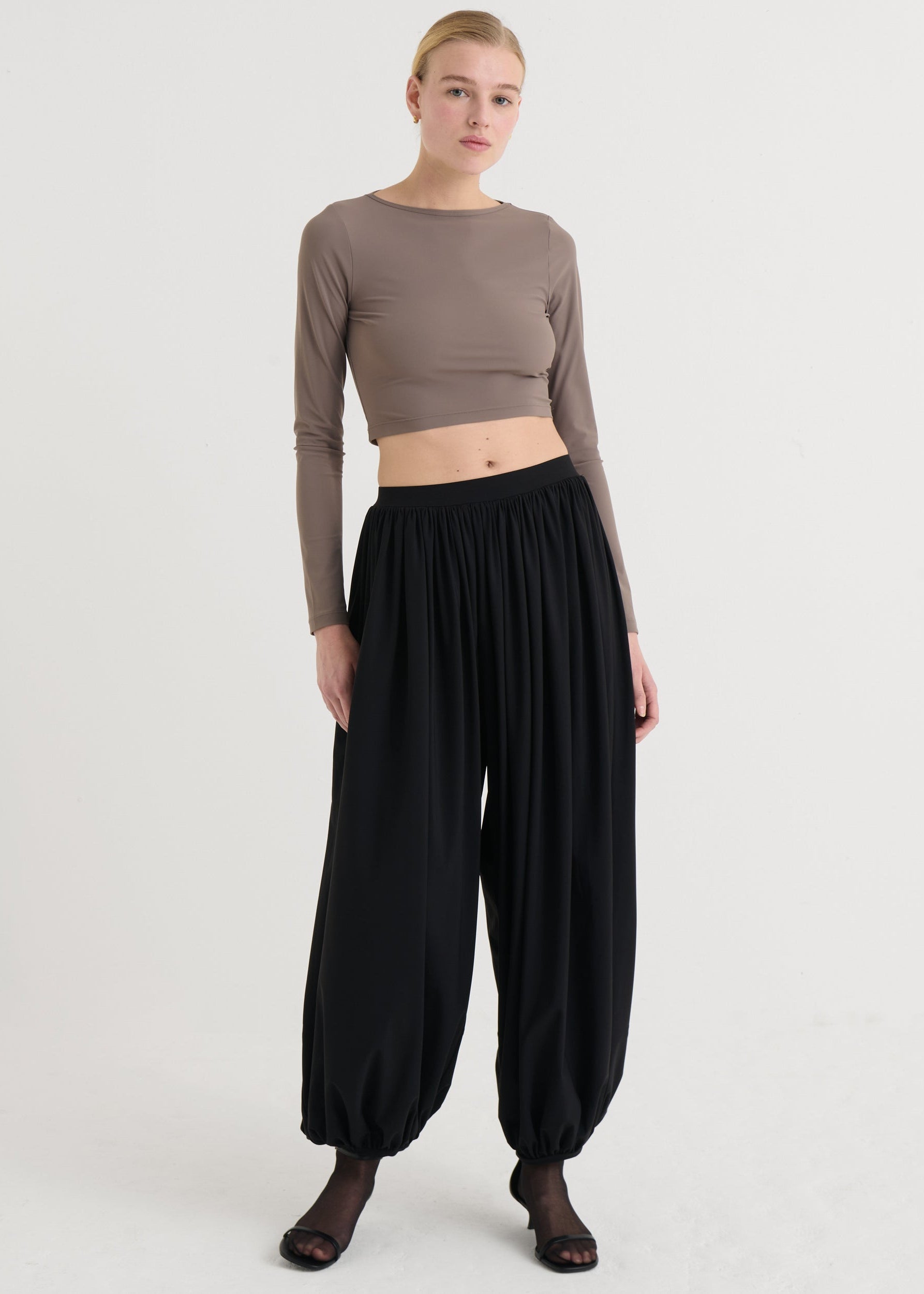 Balloon pants, Black