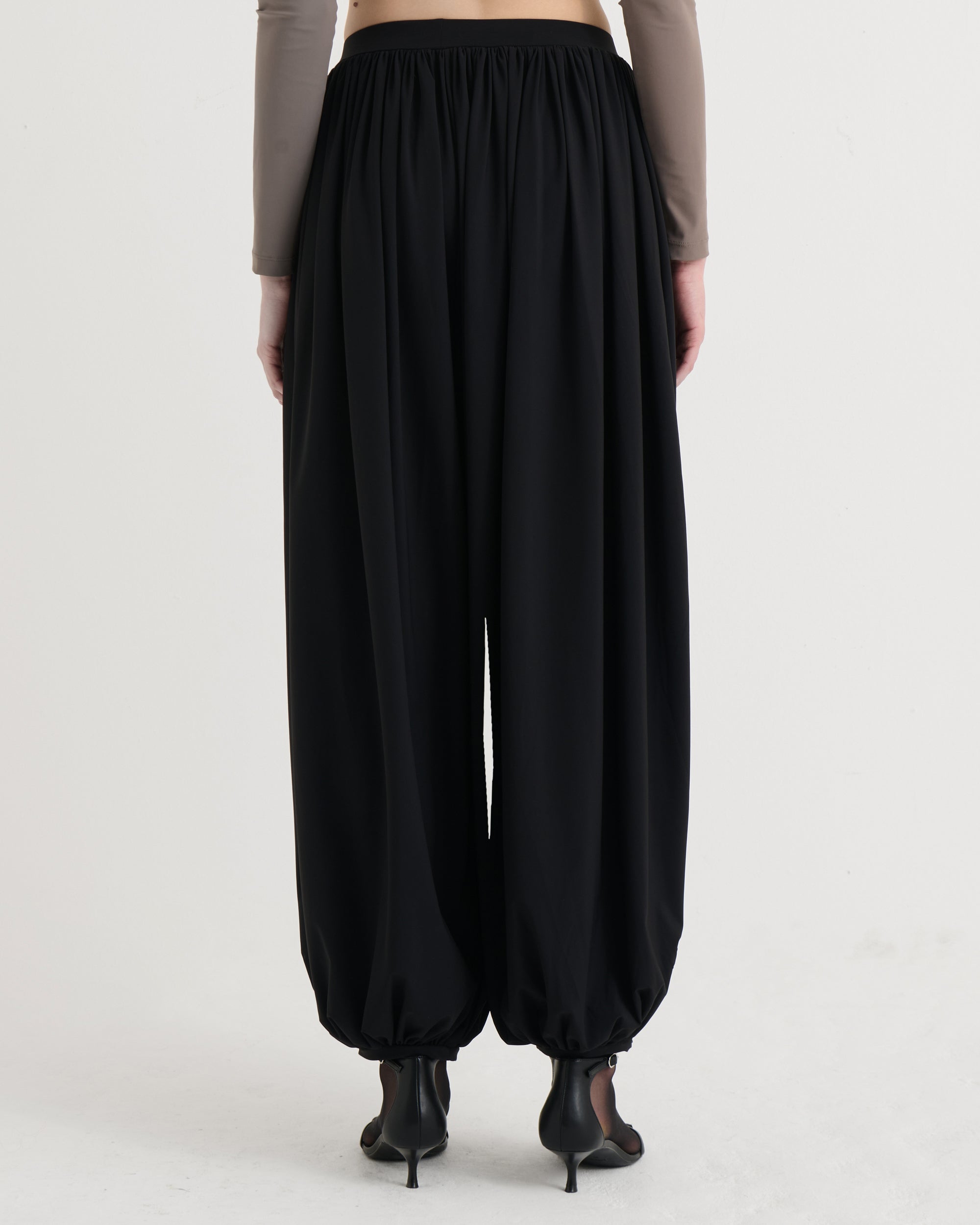 Balloon pants, Black