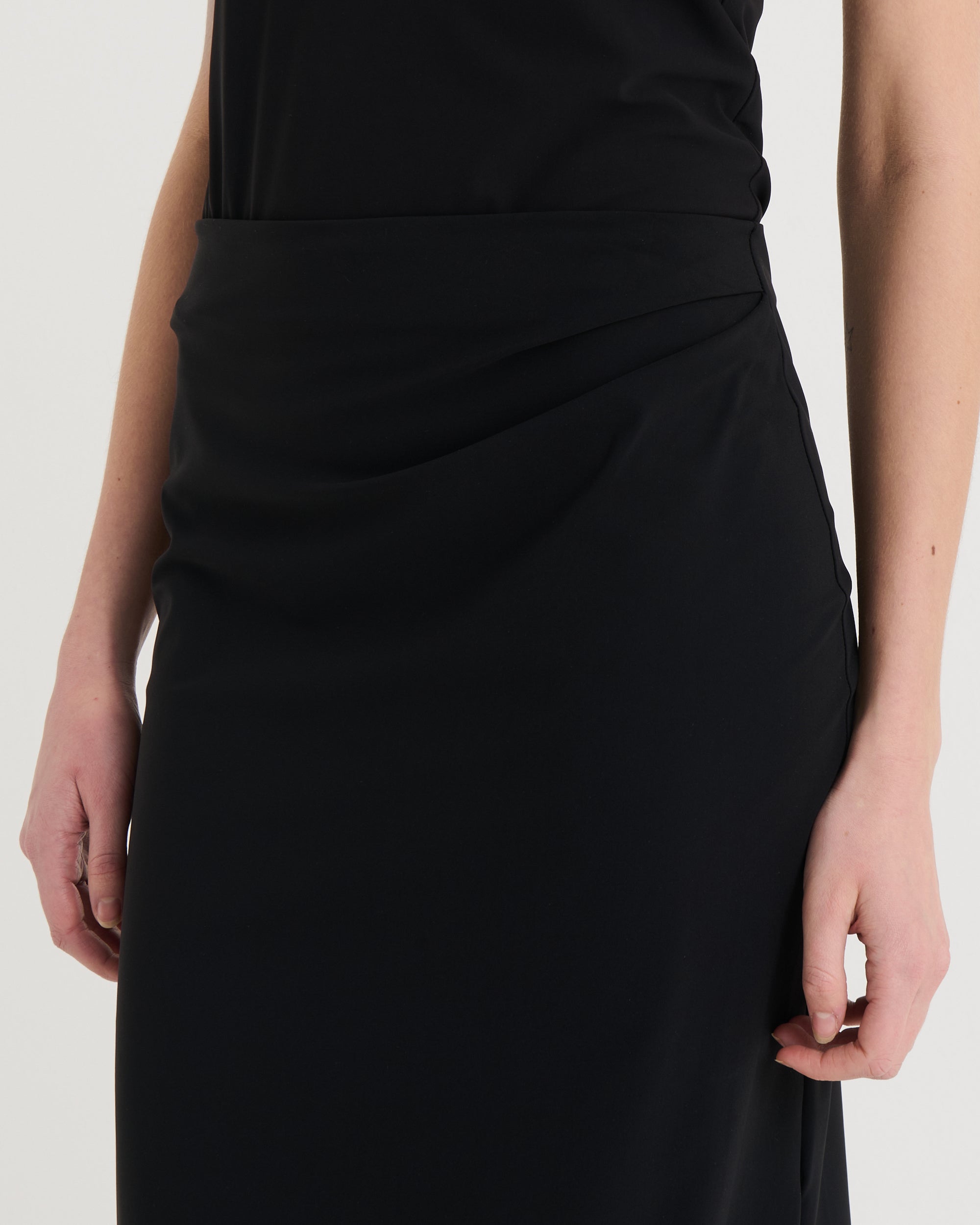 Side-split midi skirt, Black