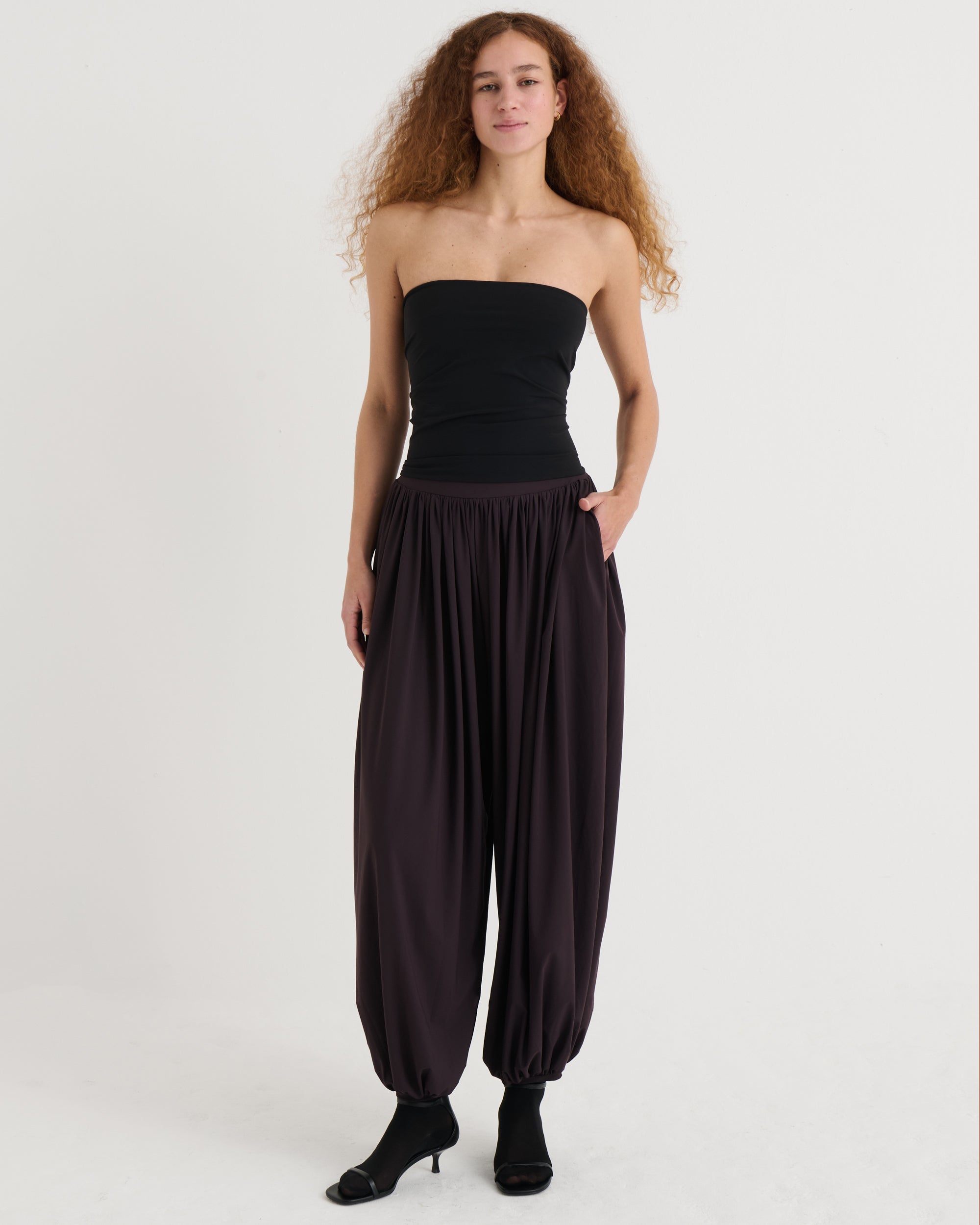 Balloon pants, Fig
