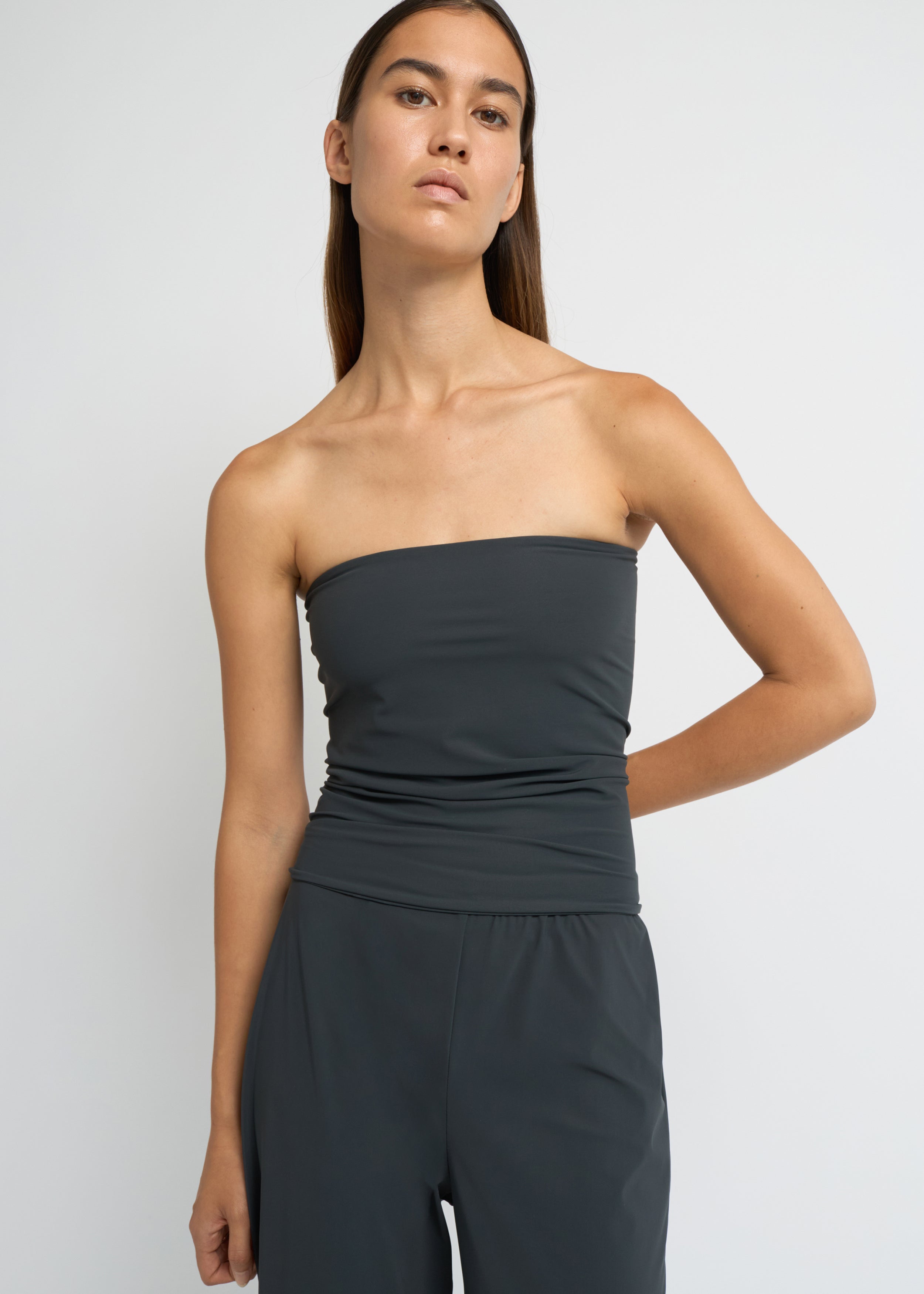 Charcoal strapless bandeau top with a clean, fitted silhouette