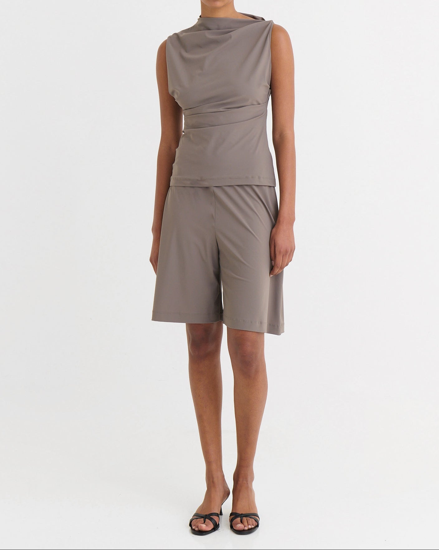 Wide fit shorts, Taupe