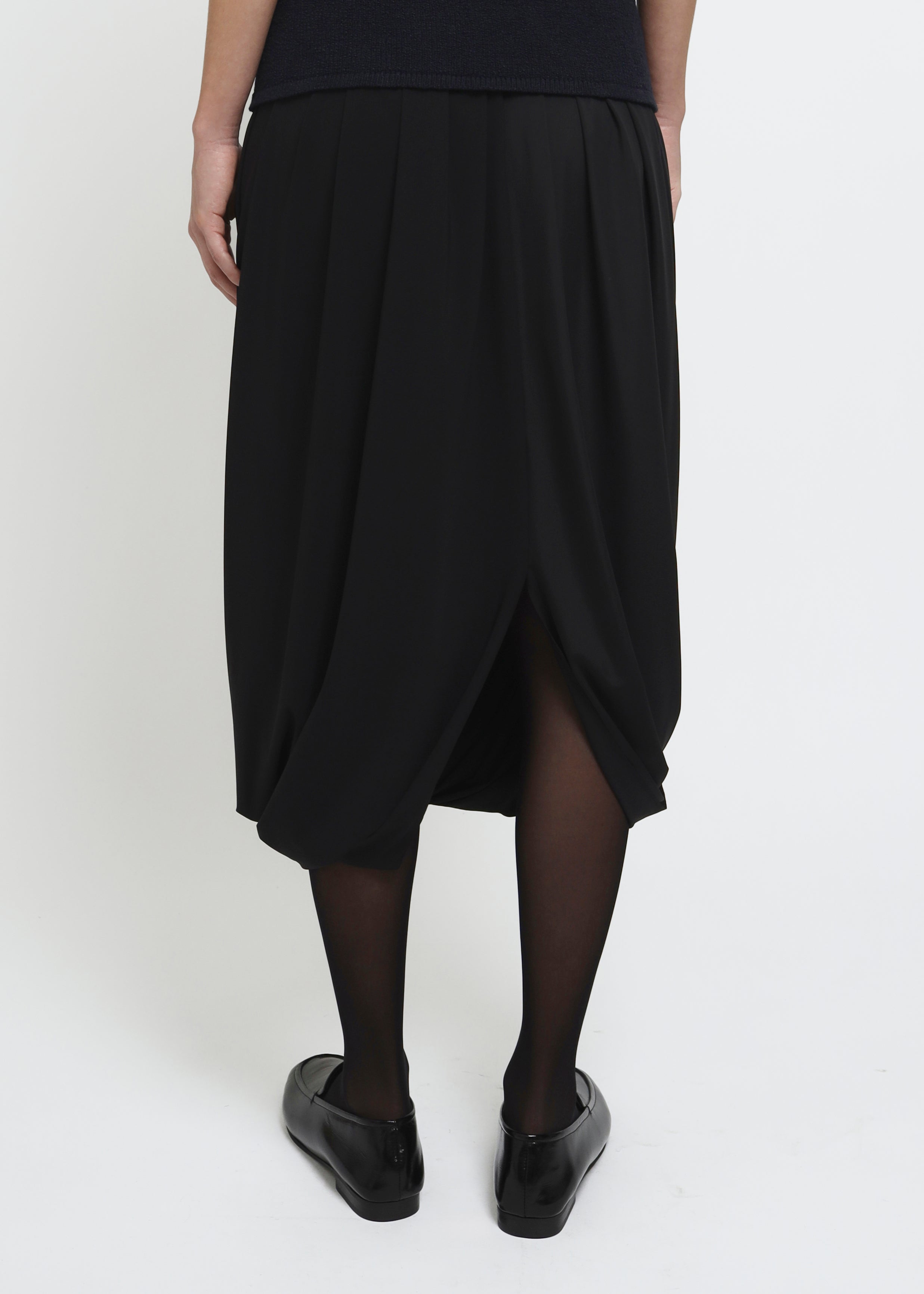 Black balloon midi skirt – Voluminous fit | REYÈM