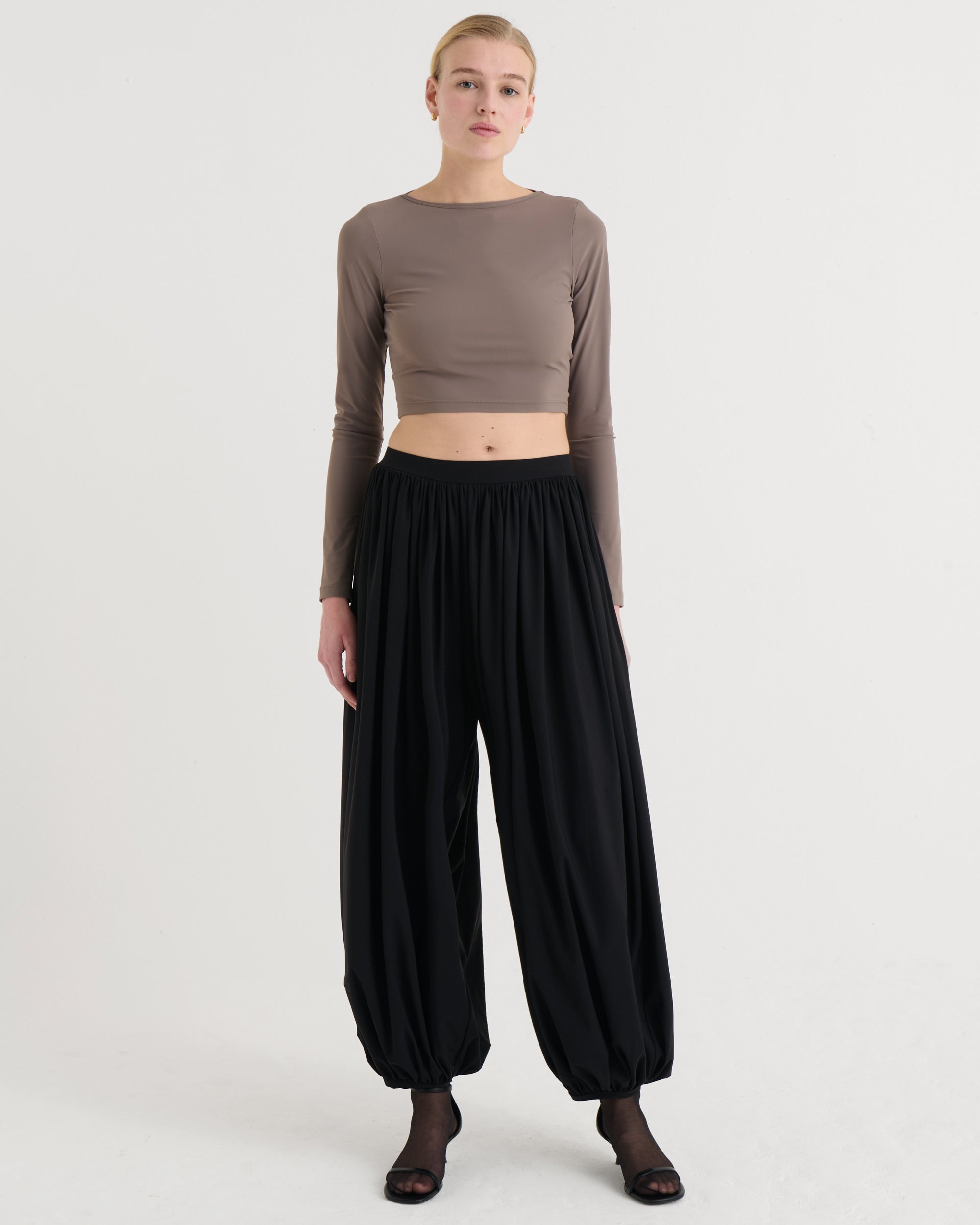 Balloon pants, Black