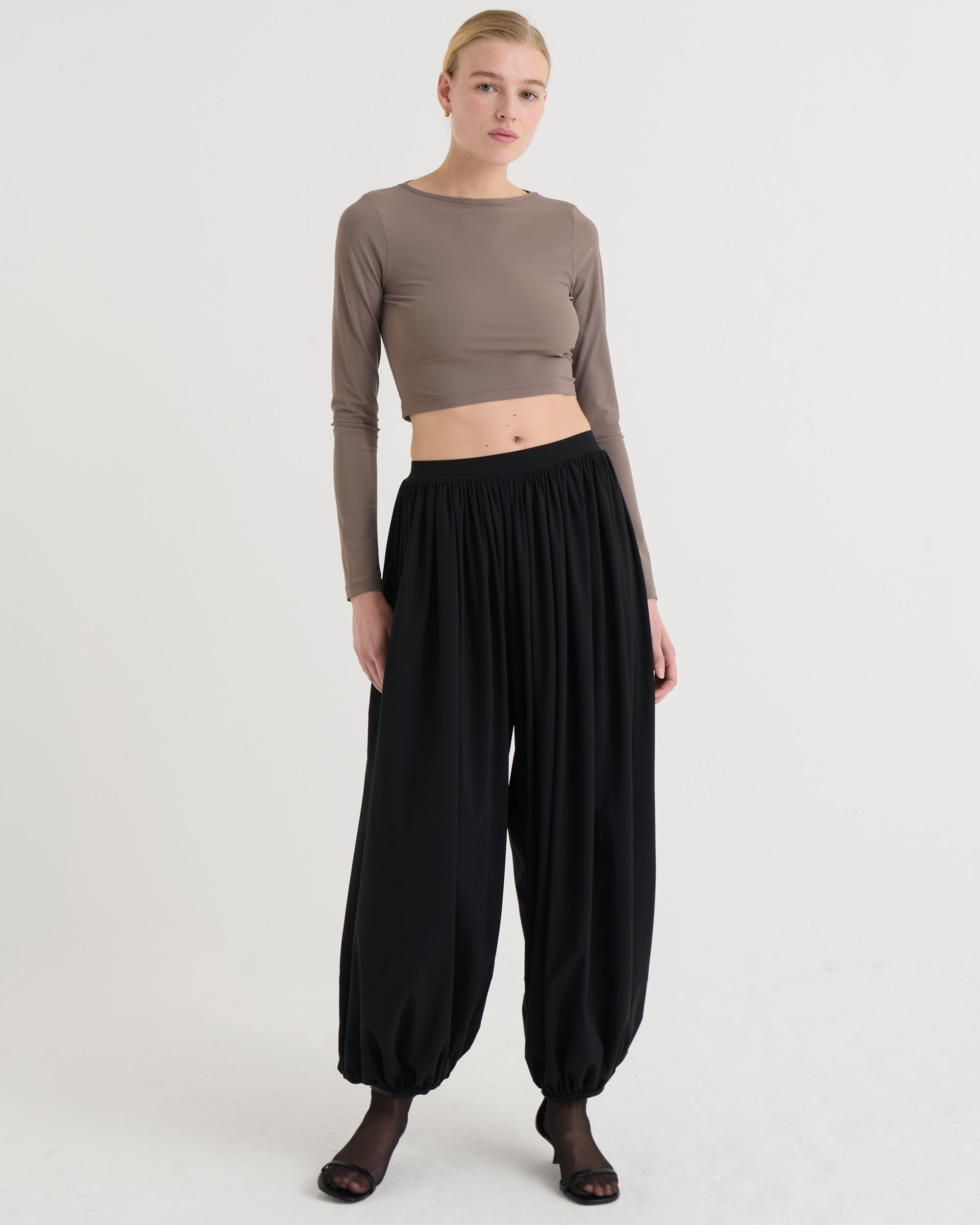 Balloon pants, Black