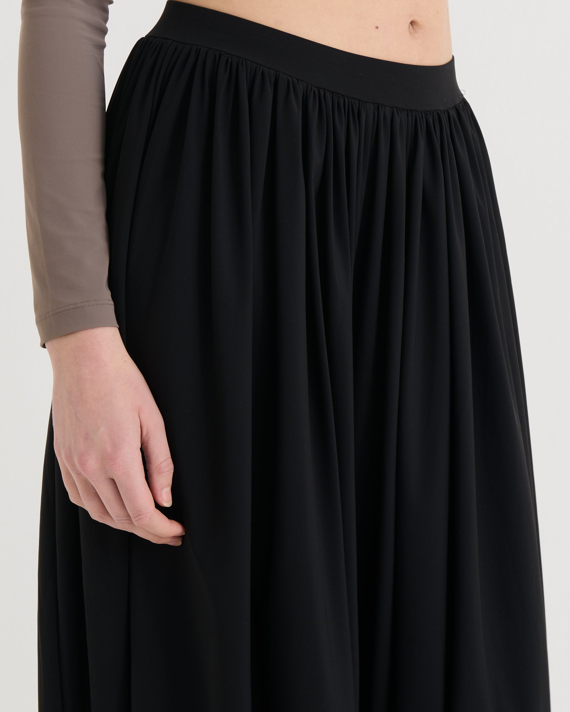 Balloon pants, Black