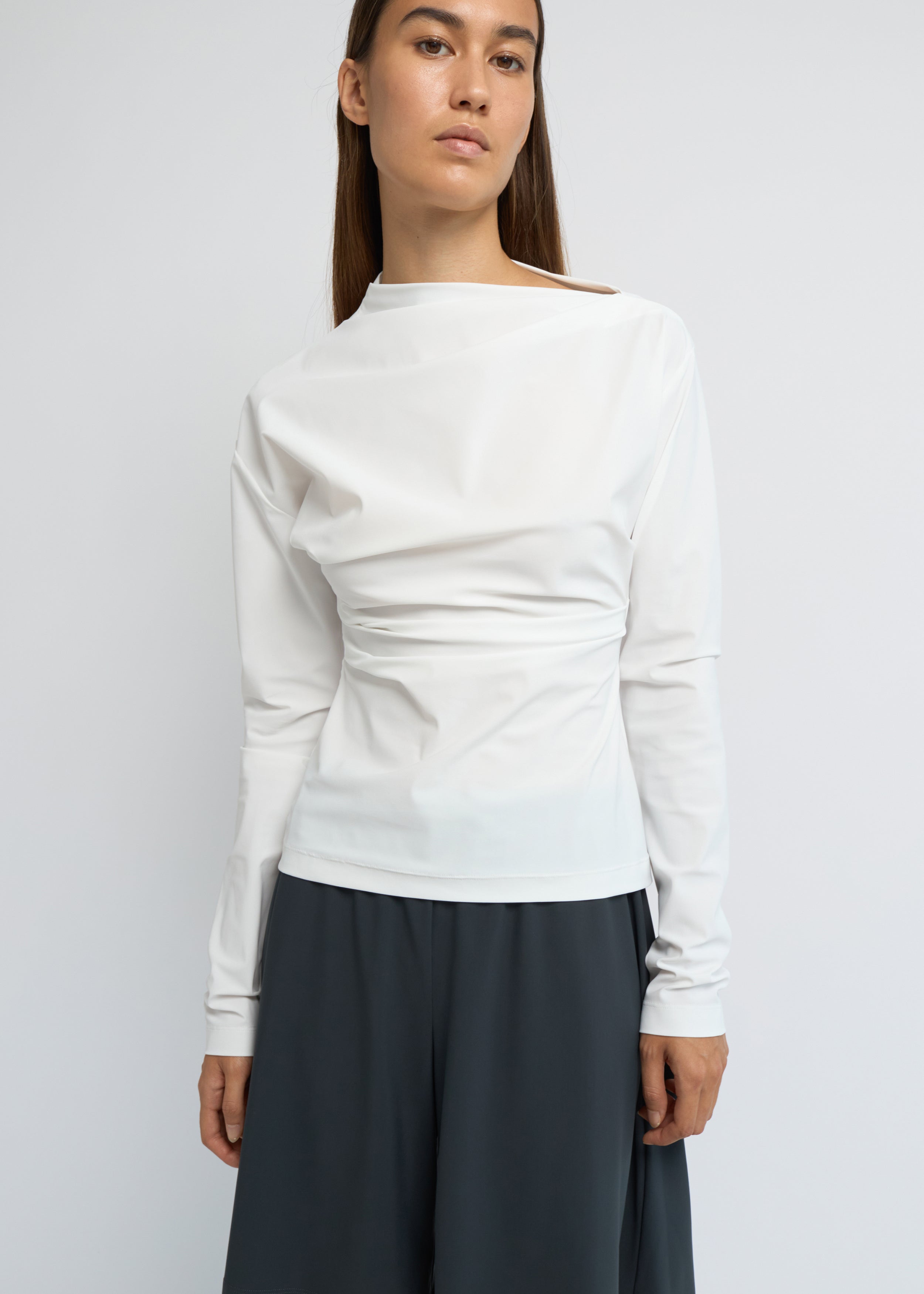 Charcoal wide-fit shorts with a relaxed silhouette and elasticated waistband