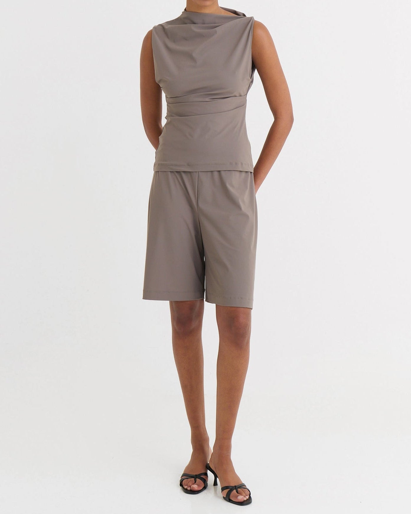 Wide fit shorts, Taupe