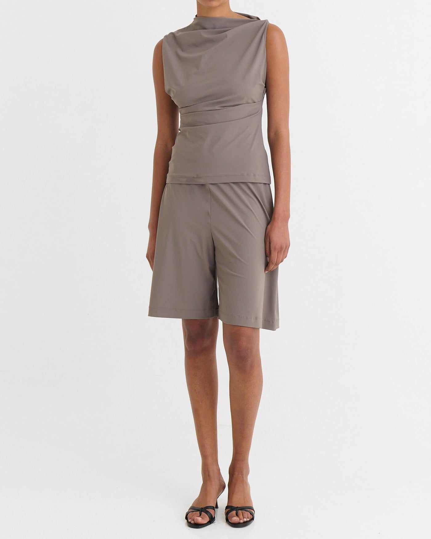 Wide fit shorts, Taupe